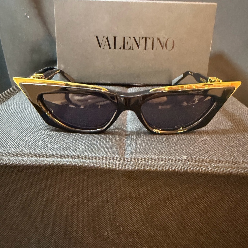 Valentino V-Goldcut I cat-eye sunglasses, specifically the VLS-113A BNIB.